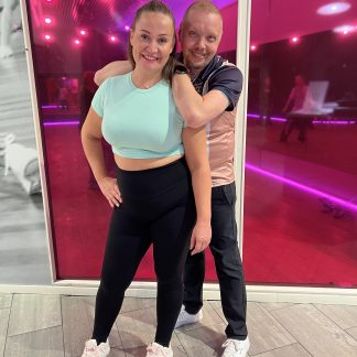 DWH: Bachata dominican avointaso alkukausi ke klo 19 Petri&Vera