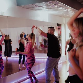 ´DWH; Kauden päätösbileet pe 19.12 klo 19-23. 12e